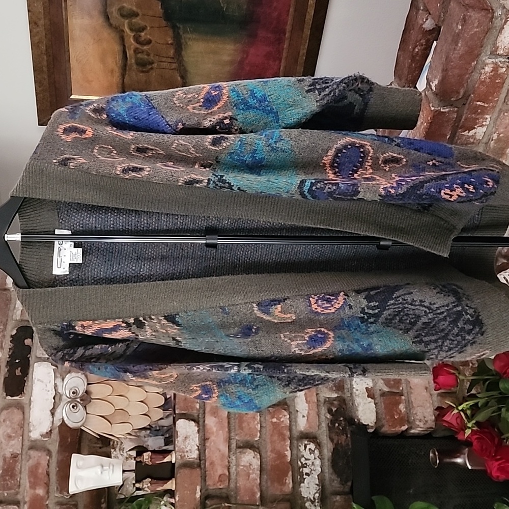 Eric Steven Vintage Artistic Duck Knit Cardigan